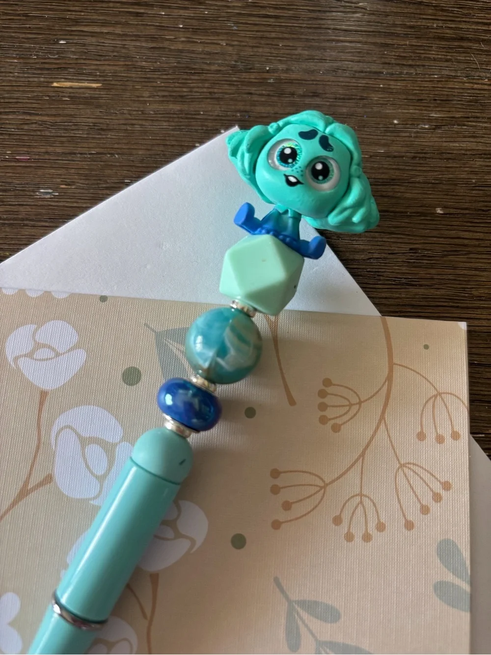 Disney Doorables: Inside Out: Envy Dual Color handmade beaded pen